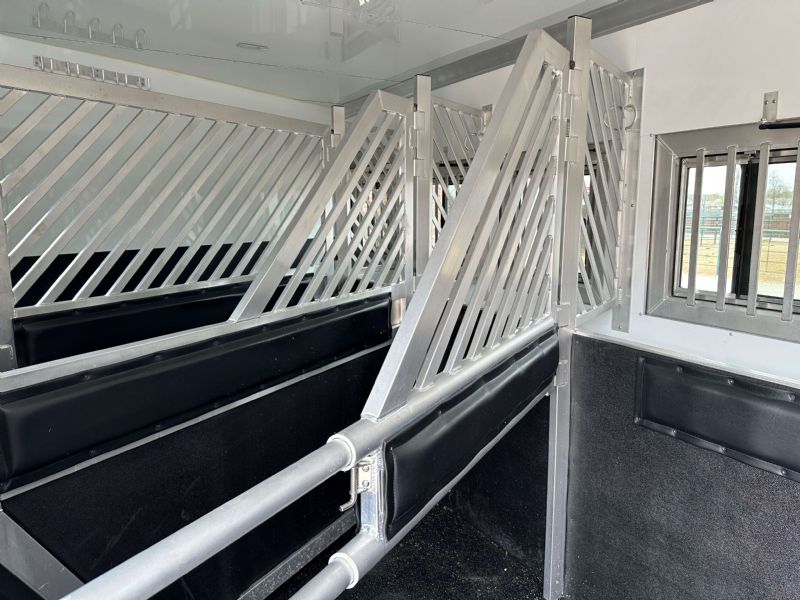 Used Horse Trailers for Sale
