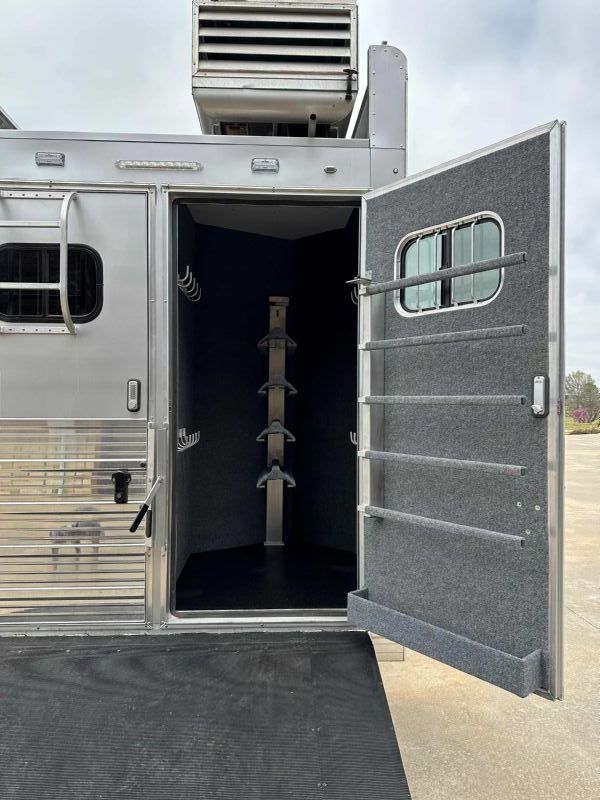Used Horse Trailers for Sale