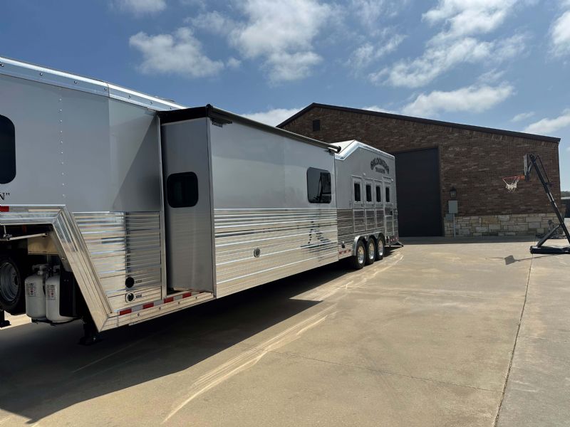 Used Horse Trailers for Sale