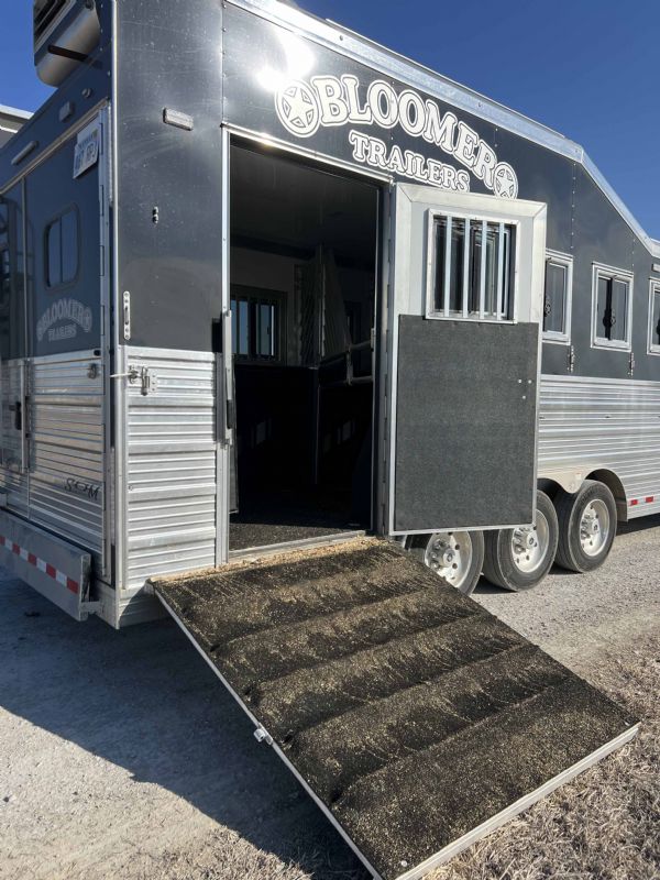 Used Horse Trailers for Sale