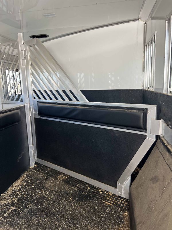 Used Horse Trailers for Sale