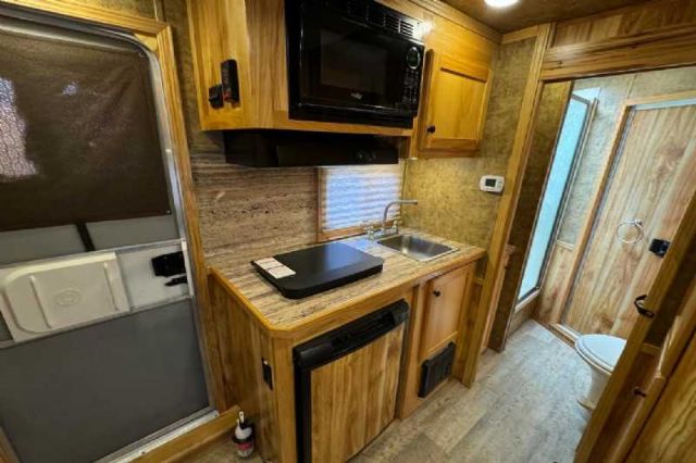Used Horse Trailers for Sale