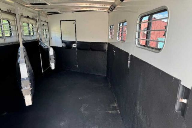 Used Horse Trailers for Sale