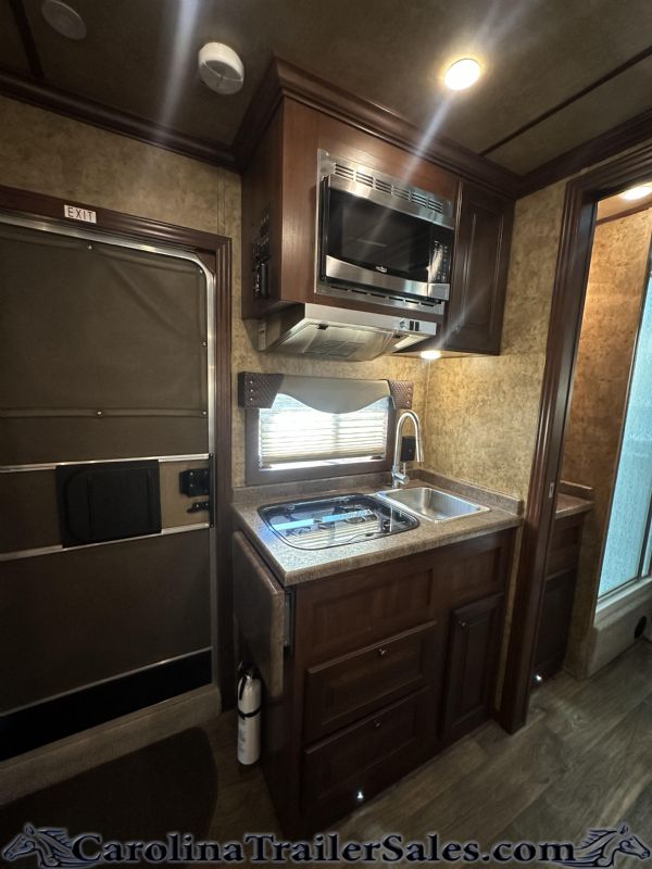 Used Horse Trailers for Sale
