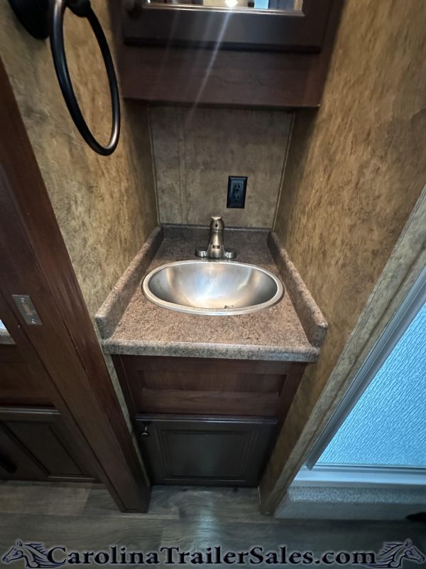 Used Horse Trailers for Sale