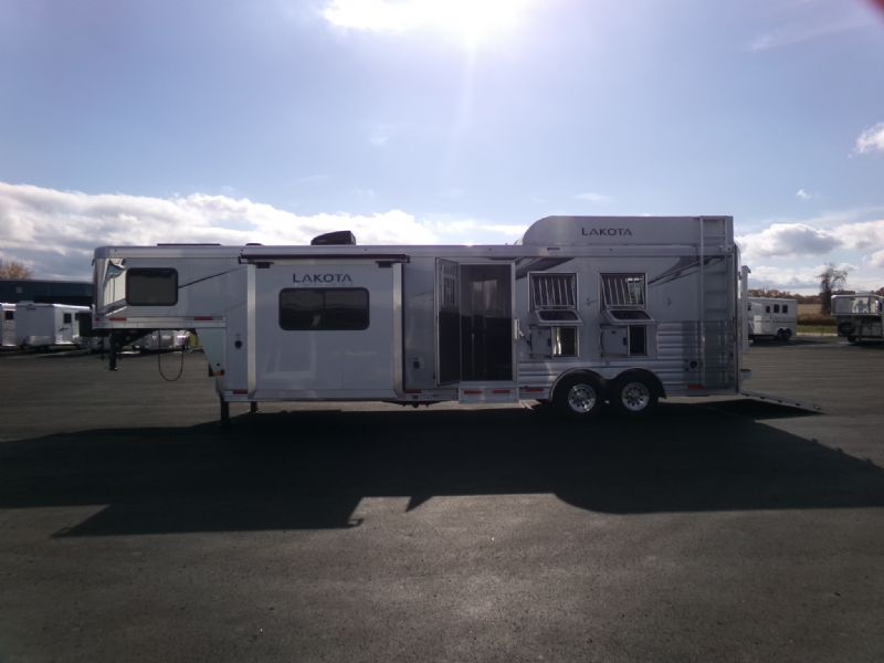 Used Horse Trailers for Sale
