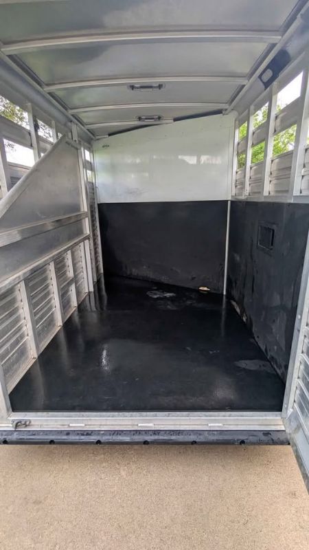 Used Horse Trailers for Sale