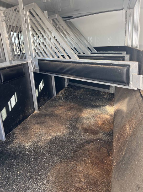 Used Horse Trailers for Sale