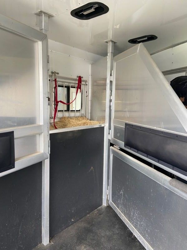 Used Horse Trailers for Sale