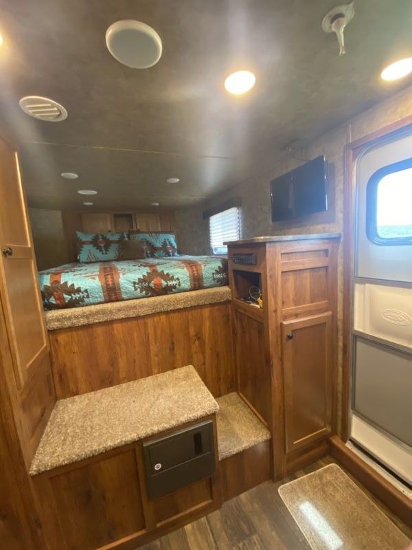 Used Horse Trailers for Sale