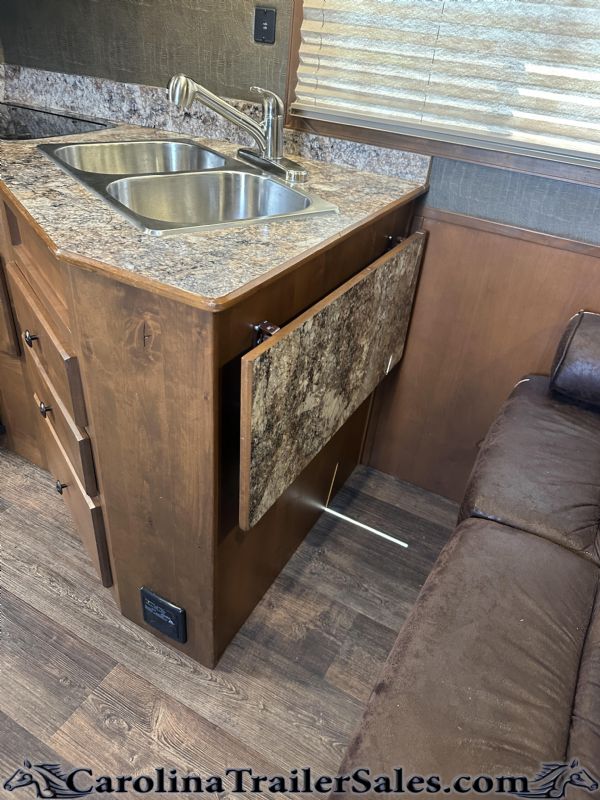 Used Horse Trailers for Sale