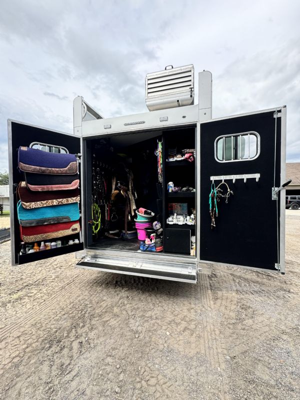 Used Horse Trailers for Sale