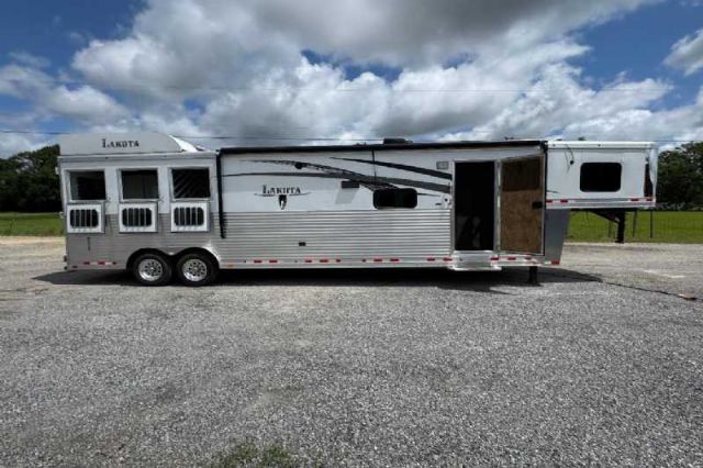 Used Horse Trailers for Sale