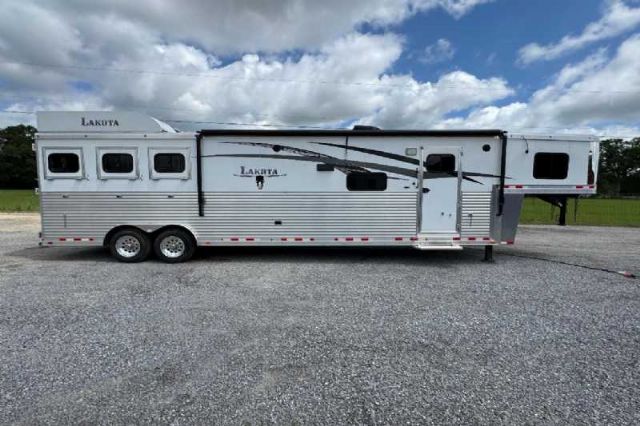 Used Horse Trailers for Sale