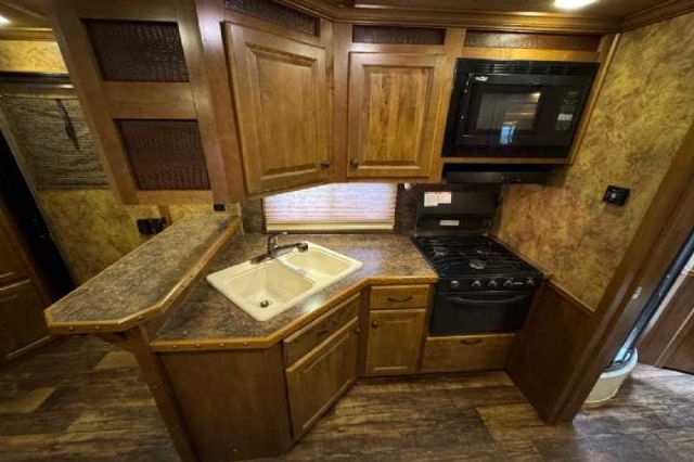 Used Horse Trailers for Sale