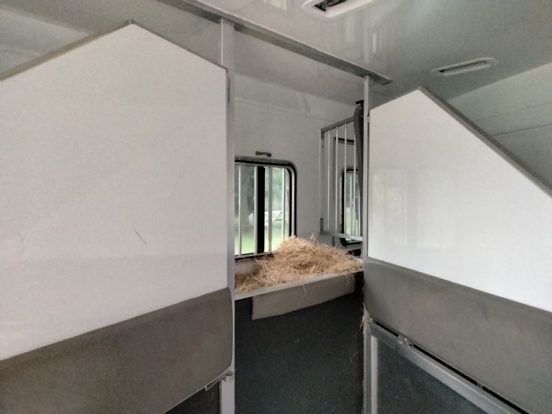 Used Horse Trailers for Sale