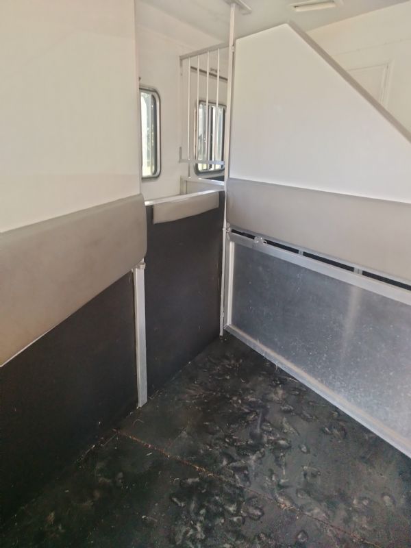 Used Horse Trailers for Sale