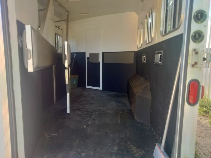 Used Horse Trailers for Sale