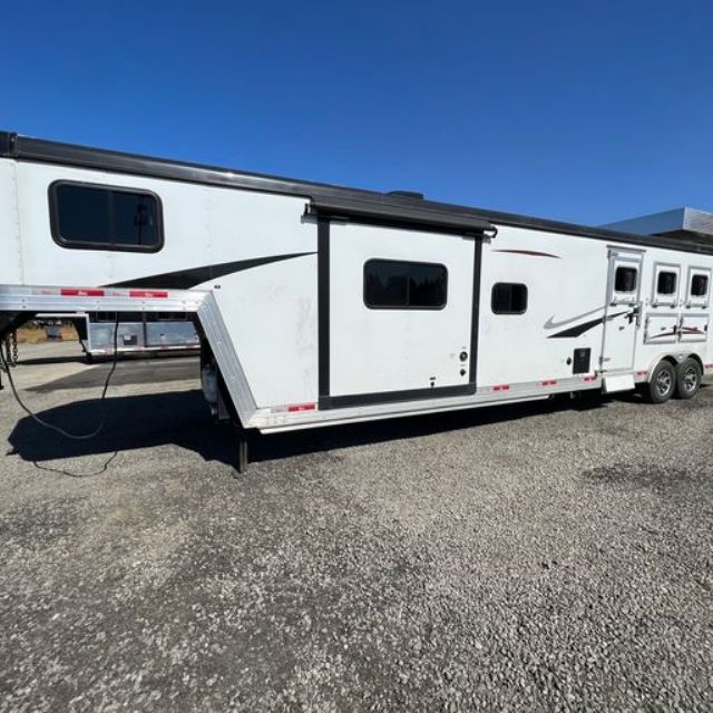 Used Horse Trailers for Sale