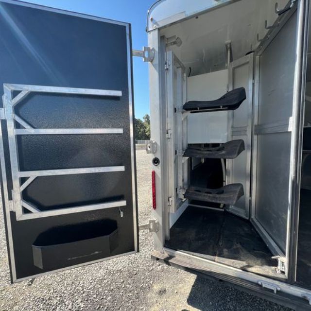 Used Horse Trailers for Sale