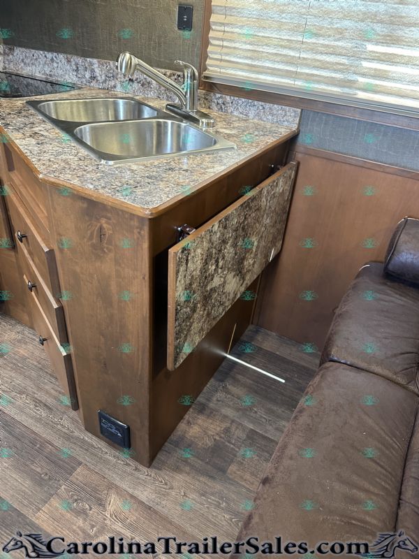 Used Horse Trailers for Sale