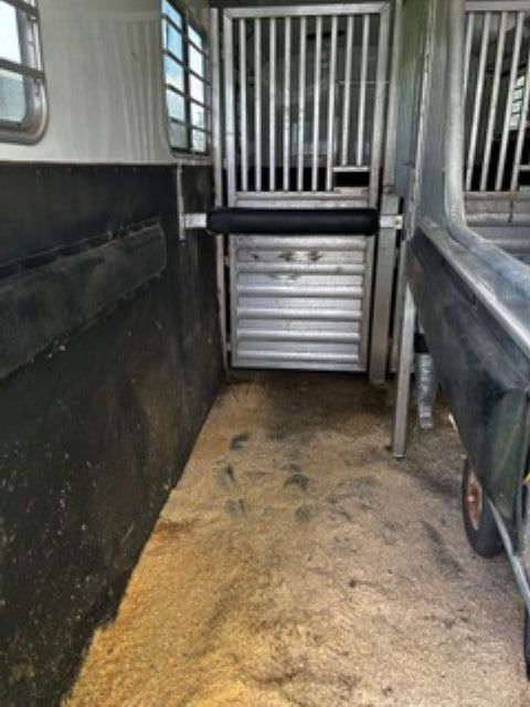 Used Horse Trailers for Sale