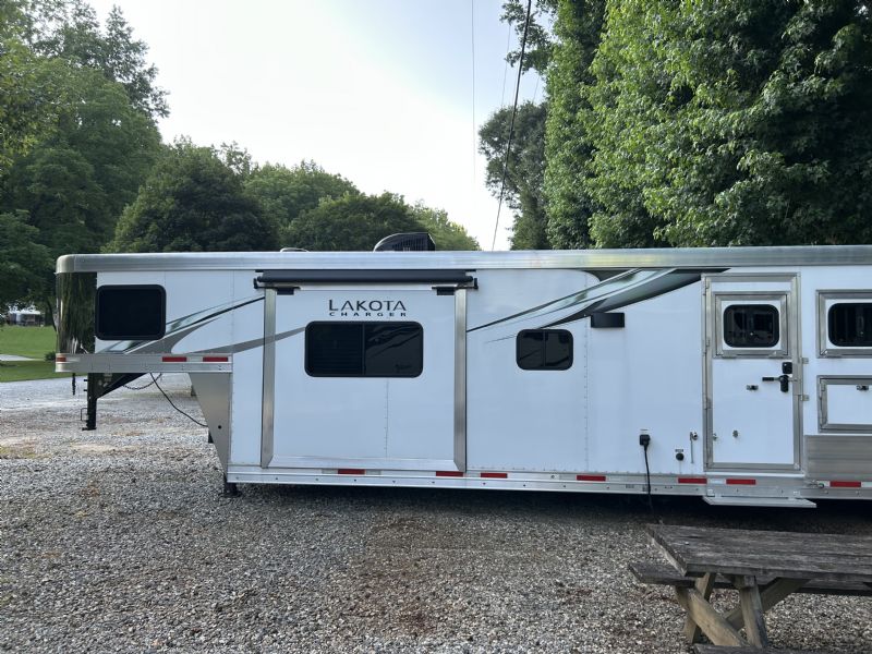 Used Horse Trailers for Sale