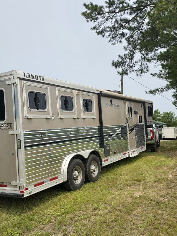 Used Horse Trailers for Sale