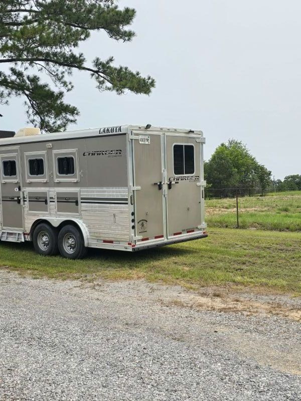 Used Horse Trailers for Sale