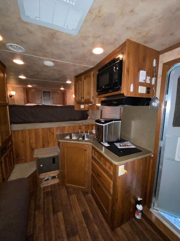Used Horse Trailers for Sale