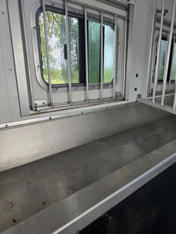 Used Horse Trailers for Sale
