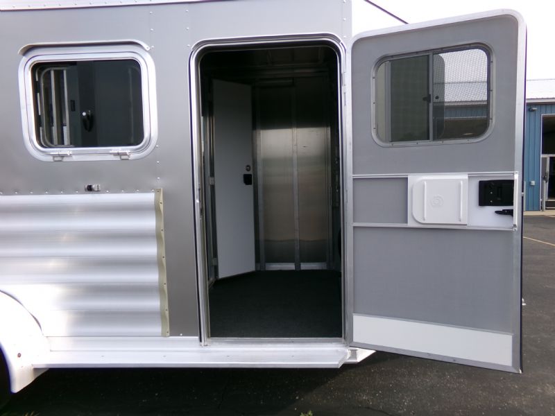Used Horse Trailers for Sale