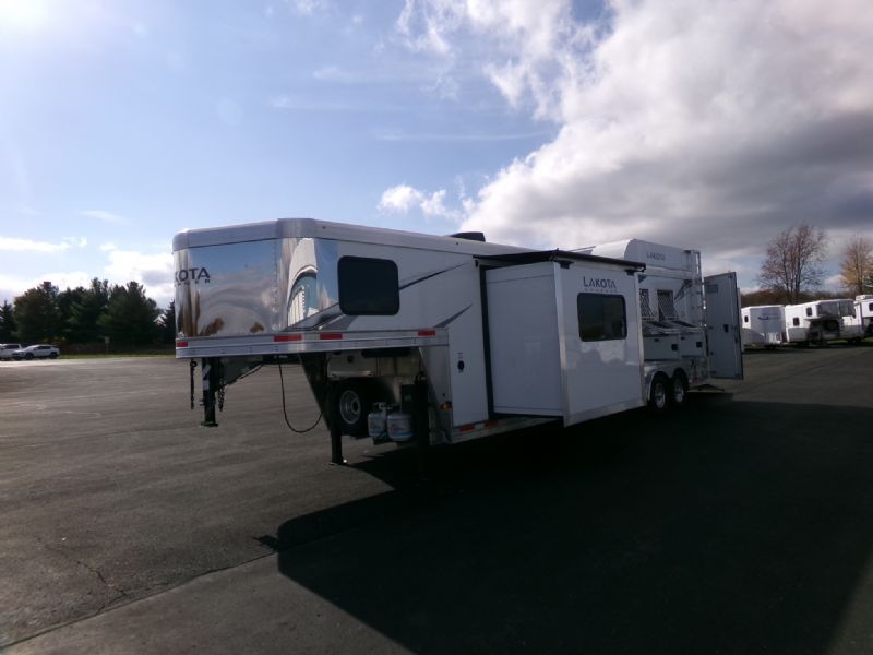 Used Horse Trailers for Sale
