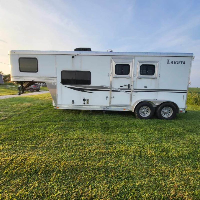 Used Horse Trailers for Sale