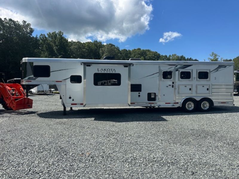 Used Horse Trailers for Sale