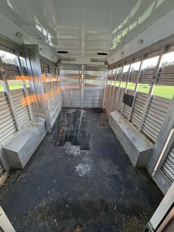 Used Horse Trailers for Sale