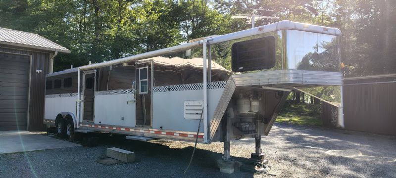 Used Horse Trailers for Sale