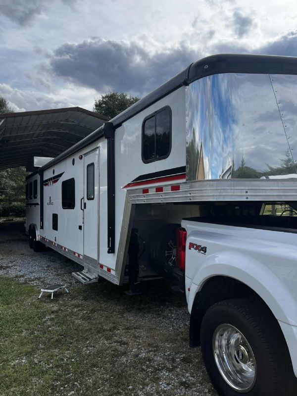 Used Horse Trailers for Sale