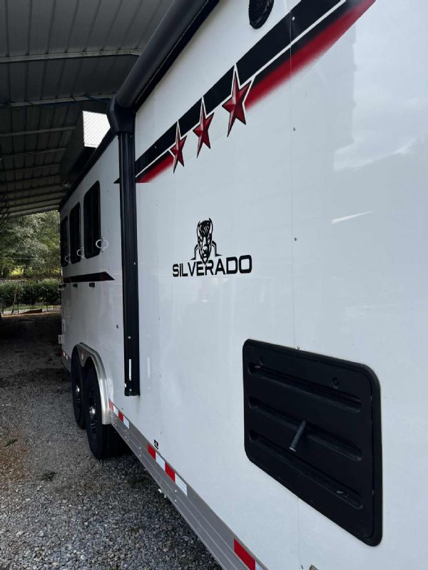 Used Horse Trailers for Sale