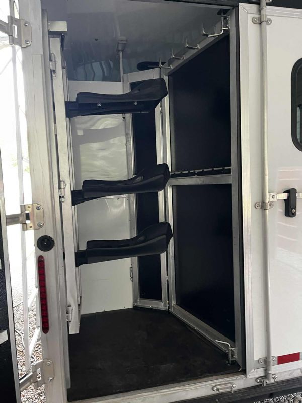 Used Horse Trailers for Sale