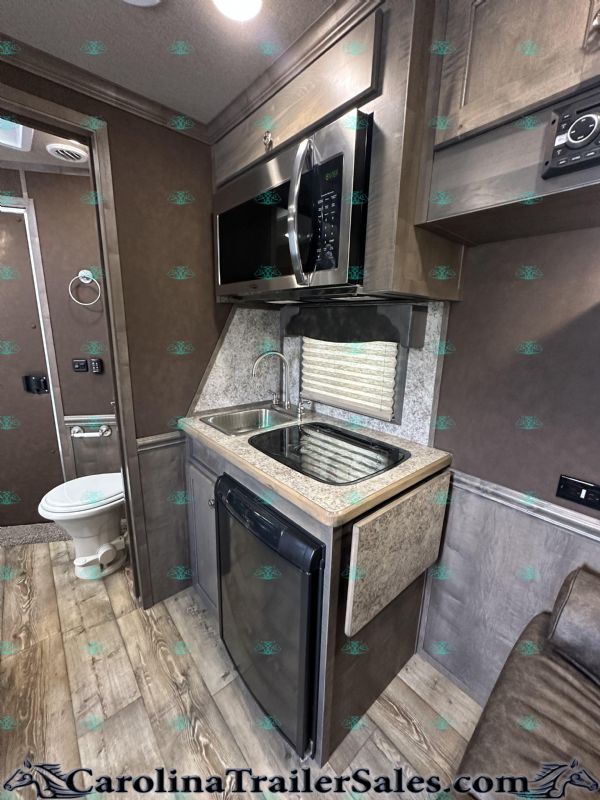 Used Horse Trailers for Sale