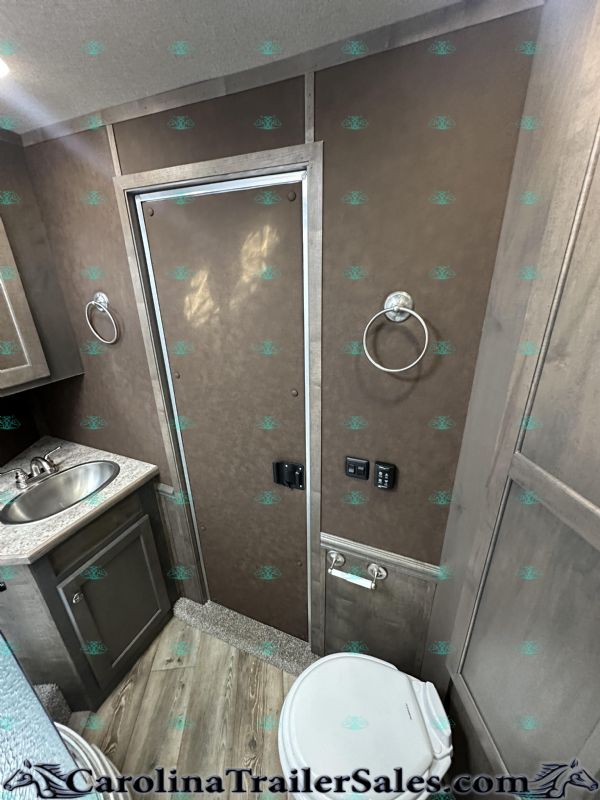 Used Horse Trailers for Sale