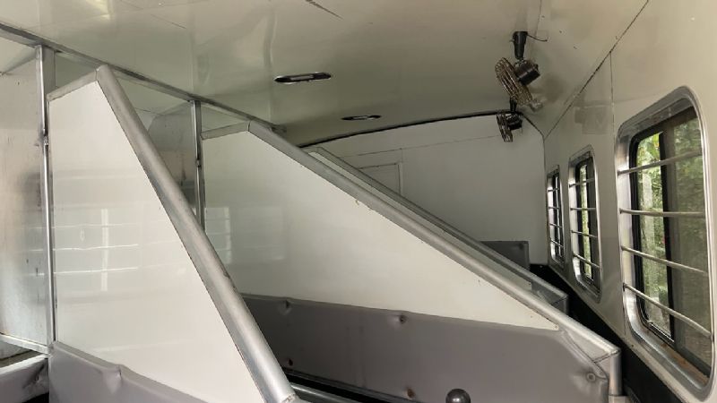 Used Horse Trailers for Sale