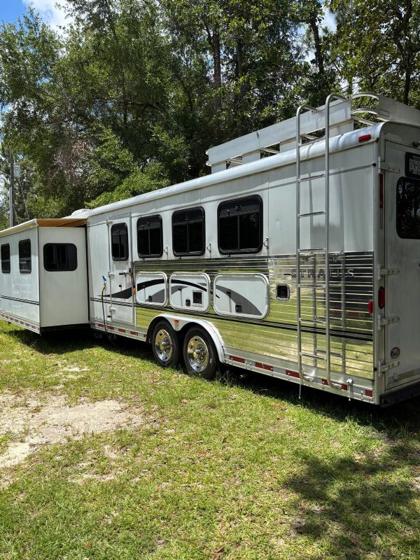 Used Horse Trailers for Sale