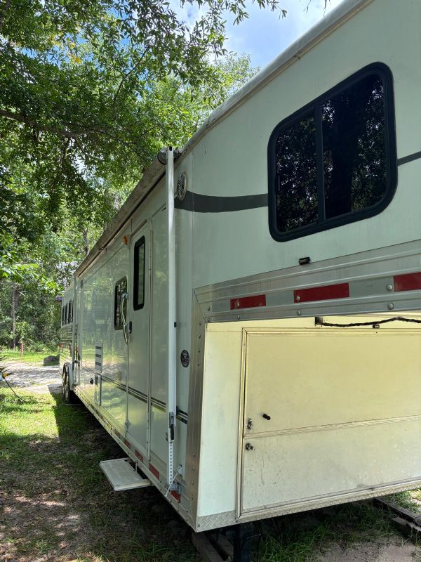 Used Horse Trailers for Sale