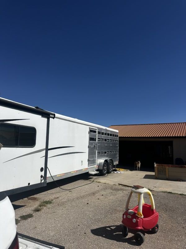 Used Horse Trailers for Sale