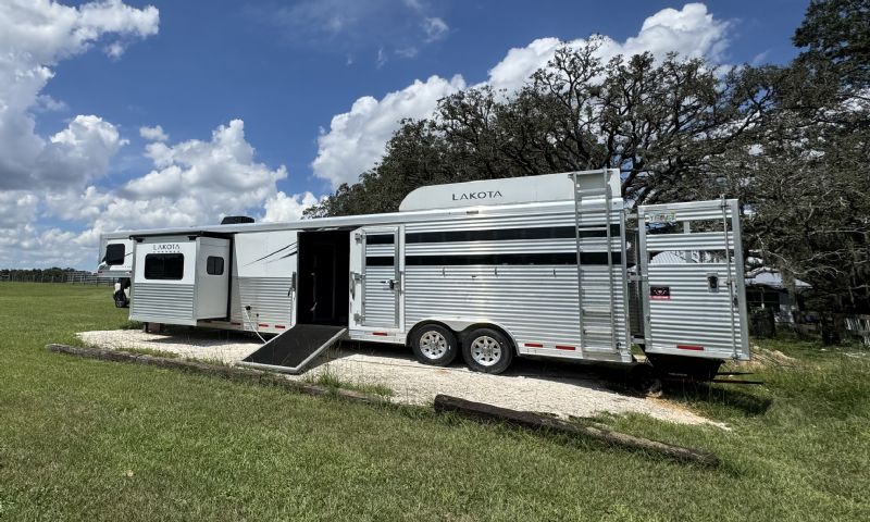 Used Horse Trailers for Sale