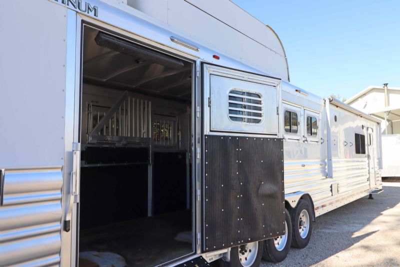 Used Horse Trailers for Sale