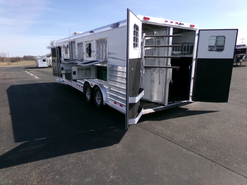 Used Horse Trailers for Sale