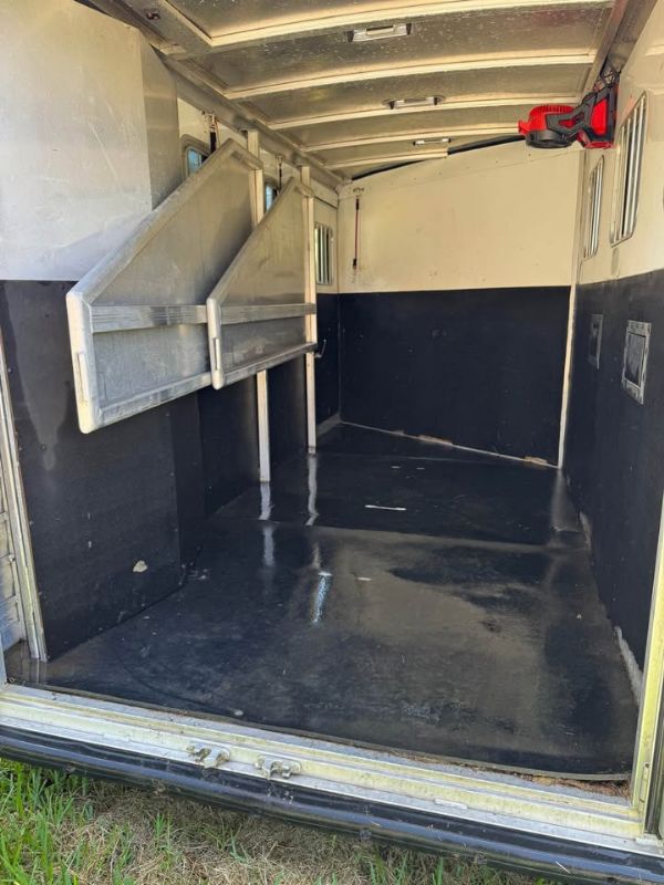 Used Horse Trailers for Sale